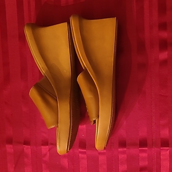 GUC wedge sandles size 6 brown - Picture 2 of 4